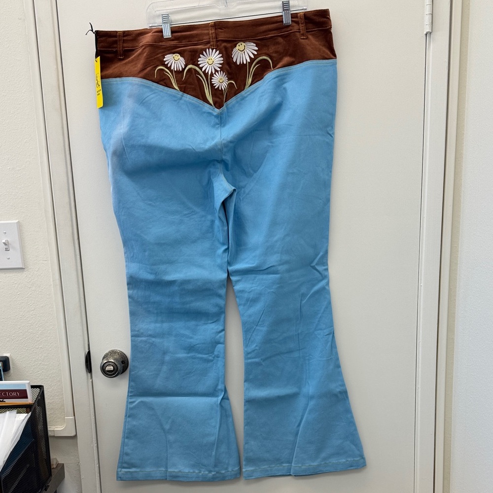 Unique Vintage Blue and Brown Flare Jeans Size 18 - Picture 3 of 5